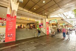 Lucky Plaza (D9), Shop House #575758041